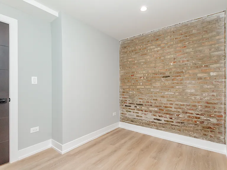 716 S Laflin St #1F — Photo 17