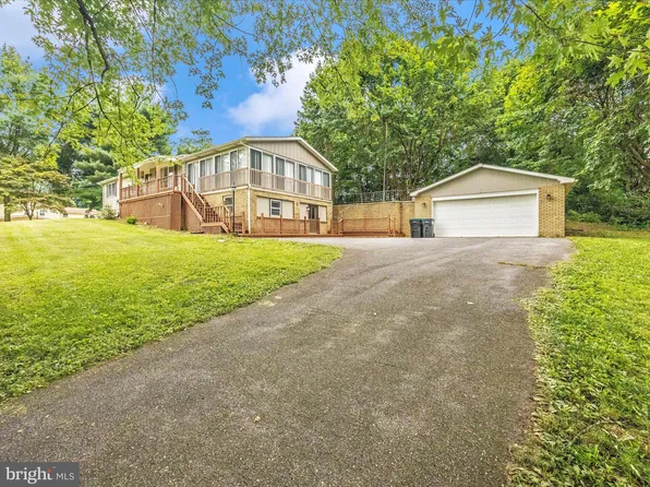 12093 Gearhart Rd, Greencastle, PA 17225