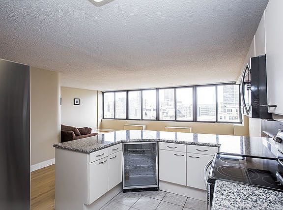 5th image of 2754 N Hampden Ct #Ir23