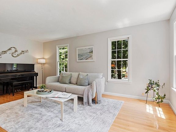 5th image of 65 Whitney Ln