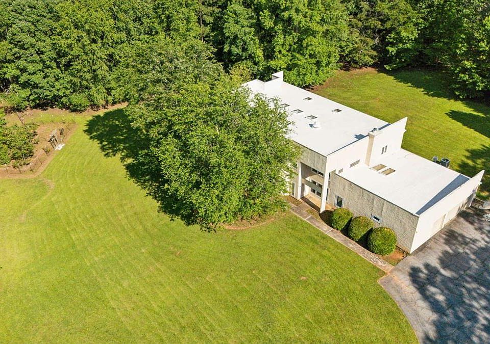 1st image of 110 Bridger Point Rd