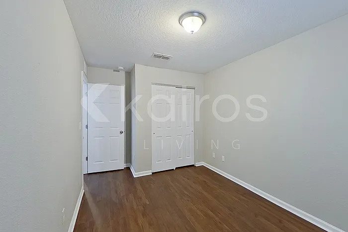 1335 Mull St — Photo 14