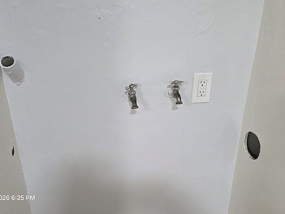 4th image of 717 E Sunset Ave APT A