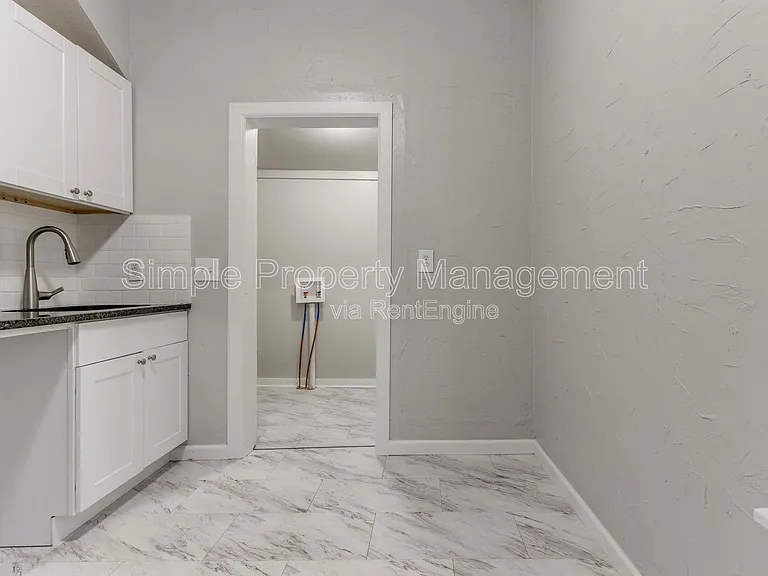 1719 NW 1st St — Photo 15