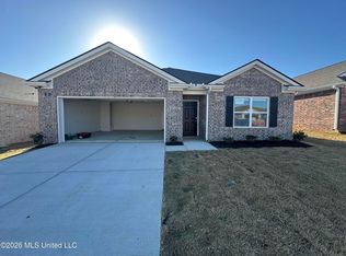 18 S Thorn Tree St, Byhalia, MS 38611