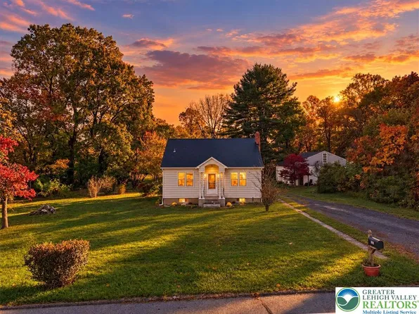 3157 Flint Hill Rd, Hellertown, PA 18055