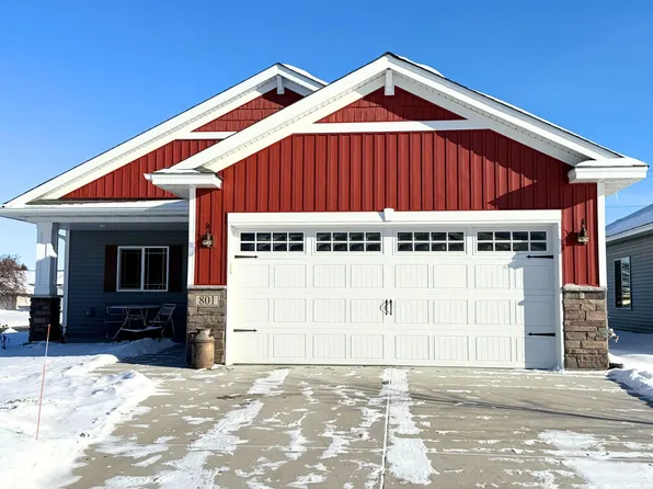 801 Golden Way NW, Isanti, MN 55040