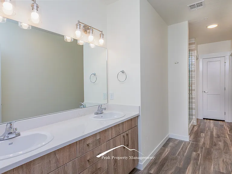 120 12th Ave S #302 — Photo 13