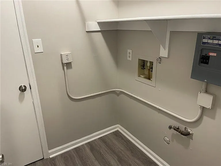 808 Quesnel Dr — Photo 18