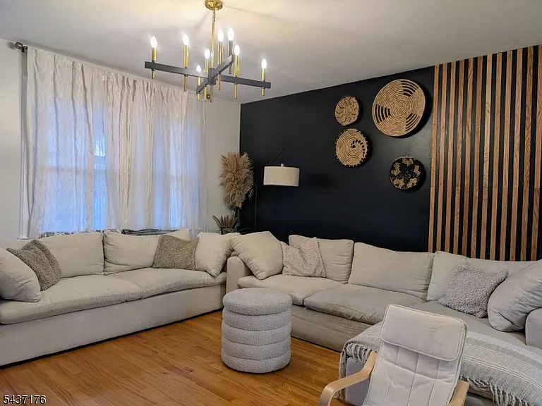 2518 Hawthorne Ave — Photo 5