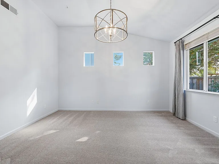 1439 Gordon Dr — Photo 27
