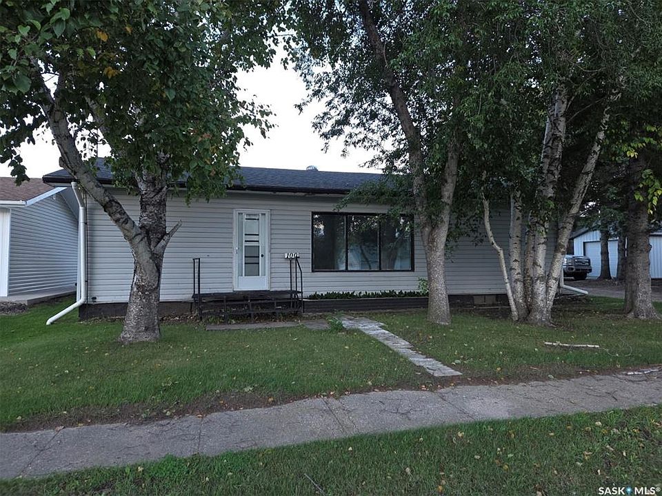 1st image of 100 3rd AVENUE N