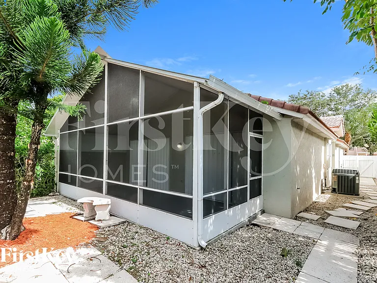 4652 Concordia Ln — Photo 14