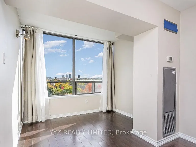 7440 Bathurst St #807 — Photo 5