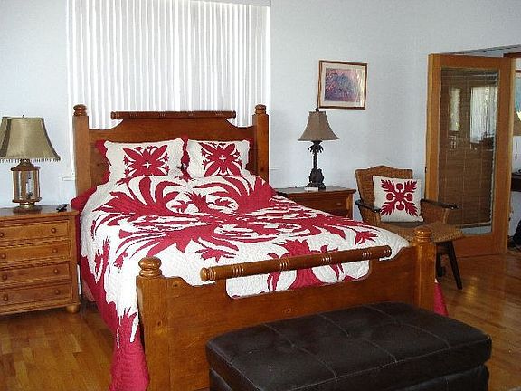 Master bedroom w/ocean view