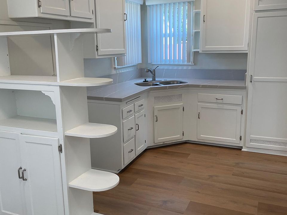 1st image of 4608 N Lakewood Blvd