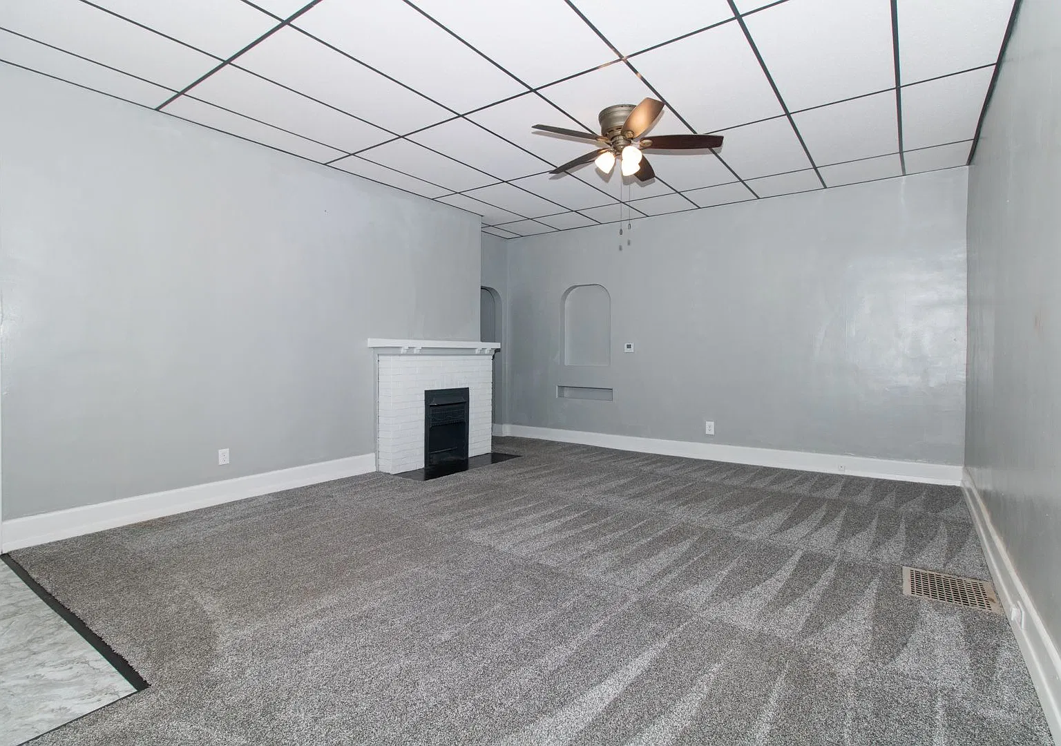 1 bed, 1.0 bath, 656 sqft, $900 — Photo 2