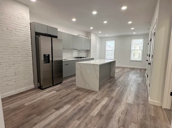 118 Van Horne Street image 2 of 10