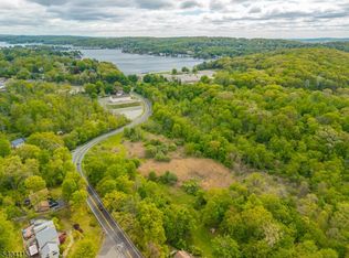 28 Brooklyn Stanhope Rd, Stanhope, NJ 07874