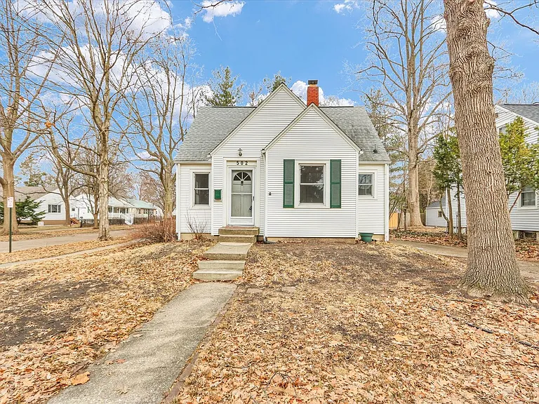 502 E Washington St — Photo 1
