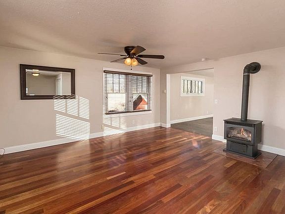 3rd image of 358 NW Georgia Ave