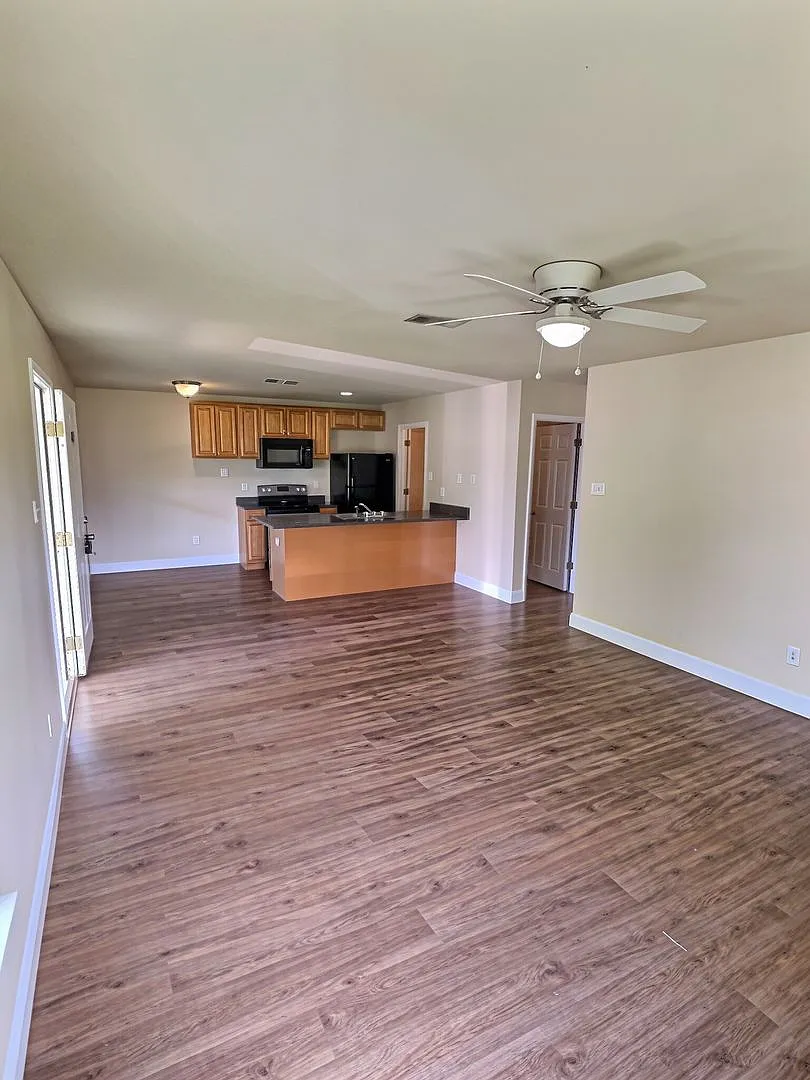 Lots of house; great price! St. Martin Schools! — Photo 4