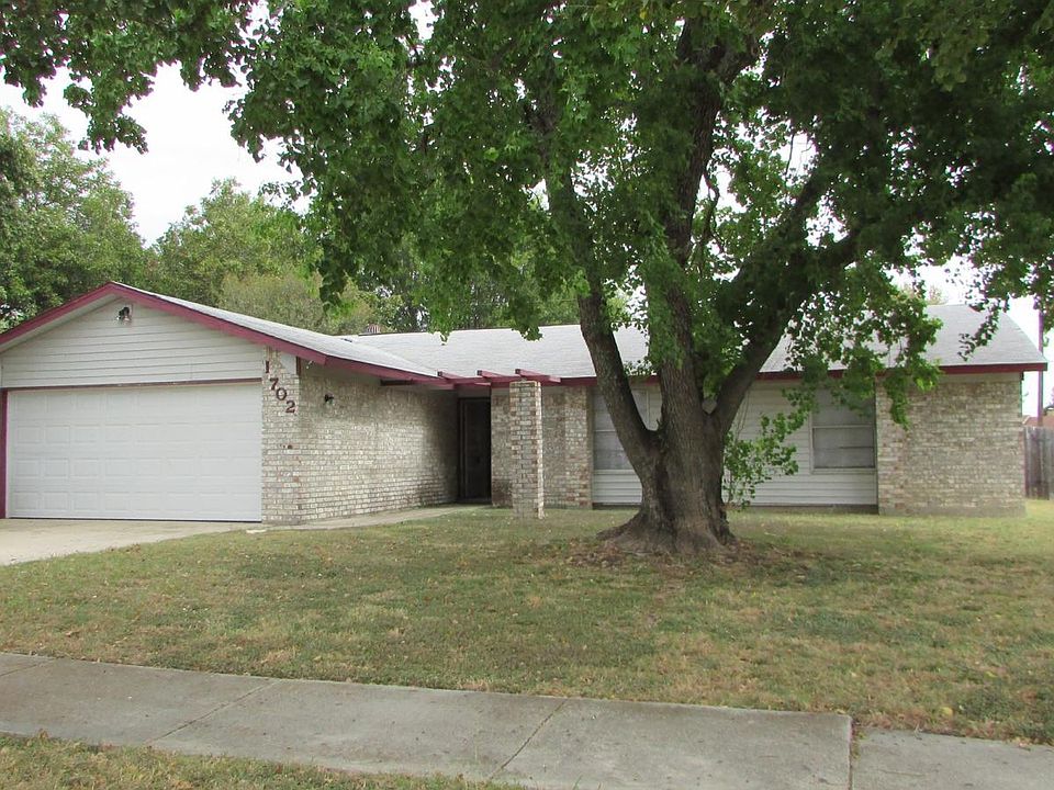 1st image of 1702 Goode Dr