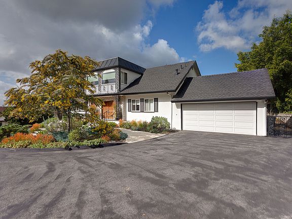2nd image of 2038 Buckingham Pl