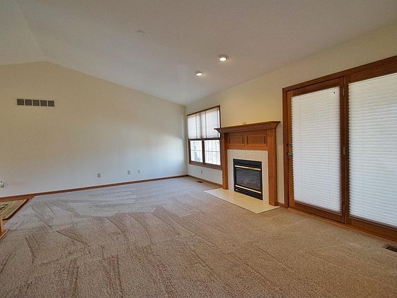 4th image of 1329 Wexford Ln
