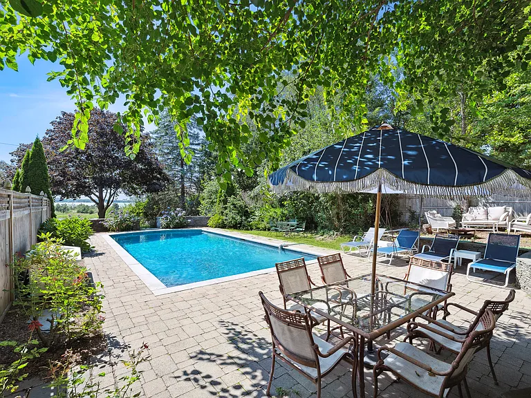 68 Cliff Dr — Photo 2