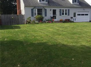 7323 Greenbriar Rd, North Syracuse, NY 13212