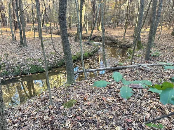 Willie Rd, Seagrove, NC 27341