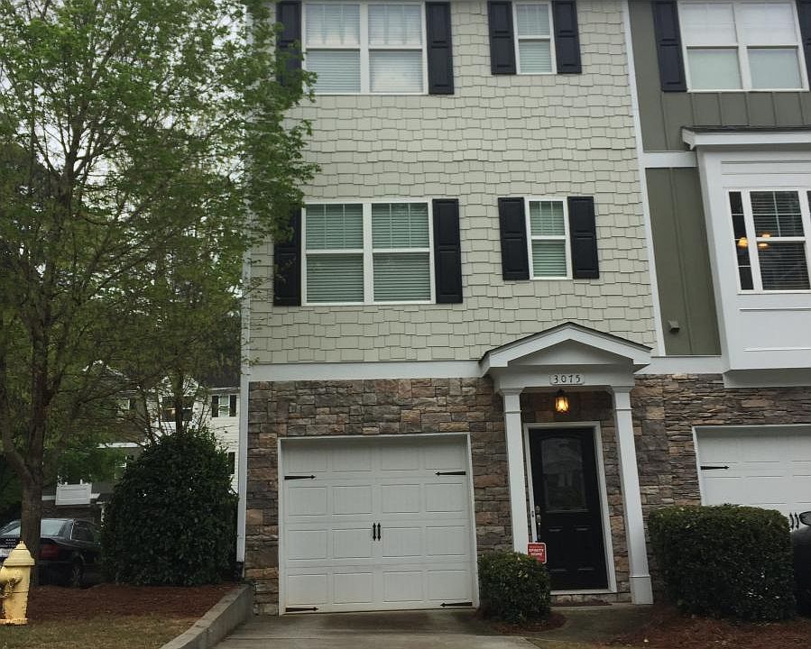 Quiet end-unit with extra greenspace