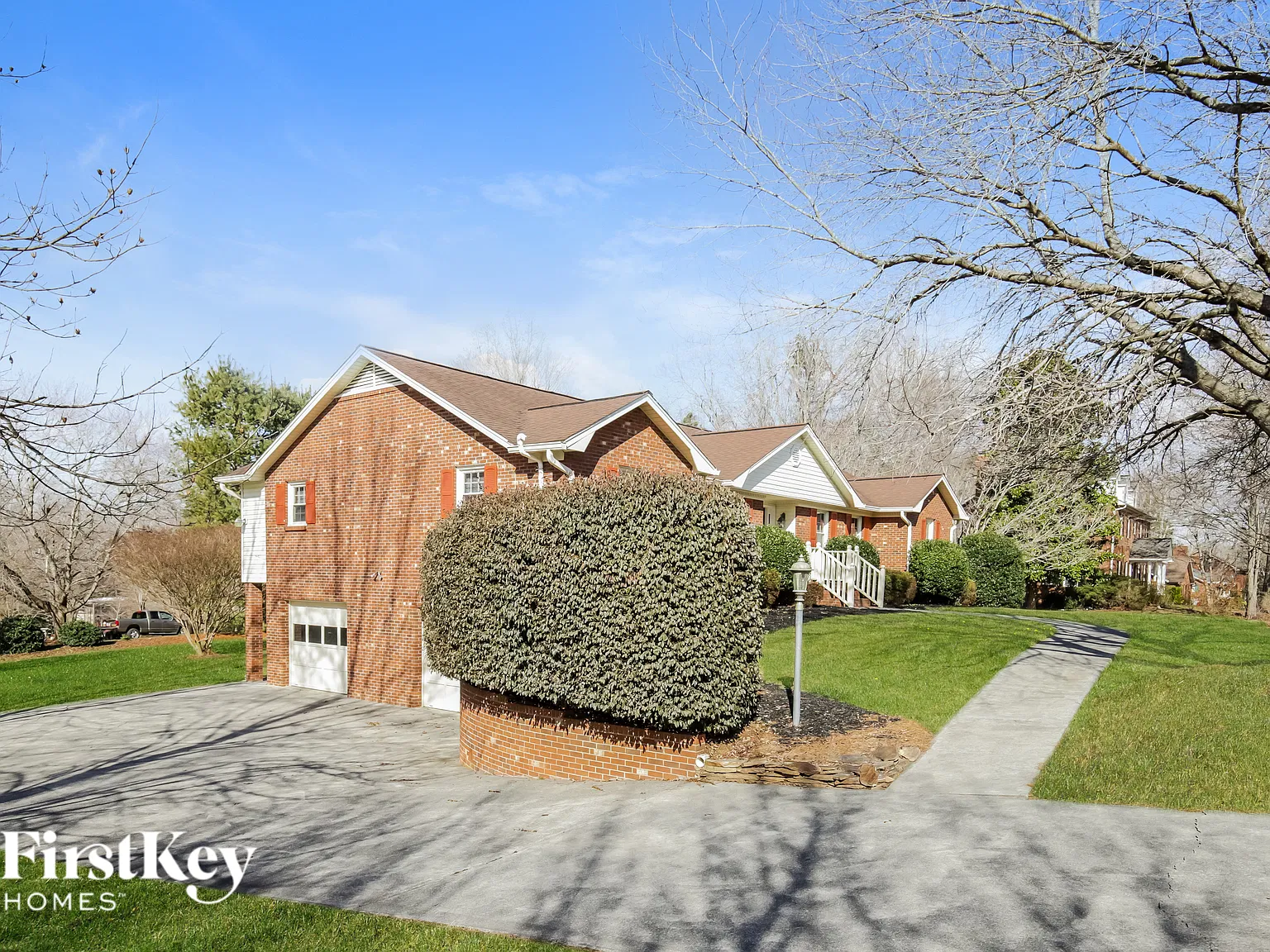 4 bed, 3.0 bath, 3176 sqft, $2,930 — Photo 2