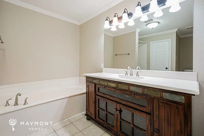 3000 Huntington Ct — Photo 9