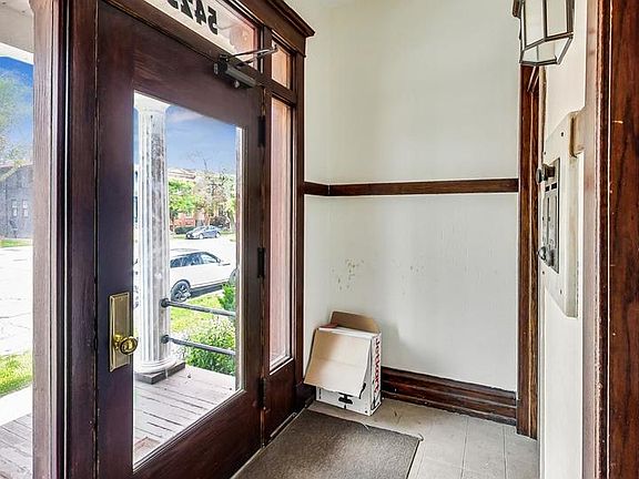 4th image of 5425 N Ashland Ave
