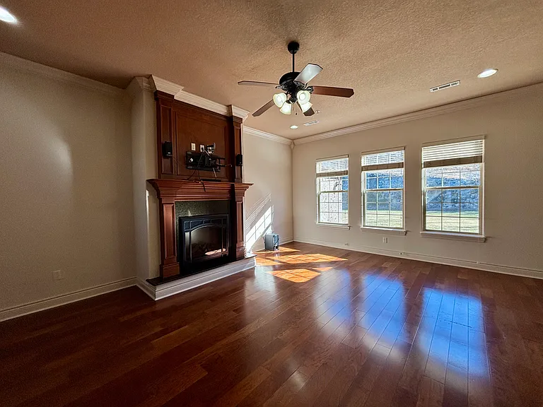 138 Stoney Pointe Dr — Photo 5