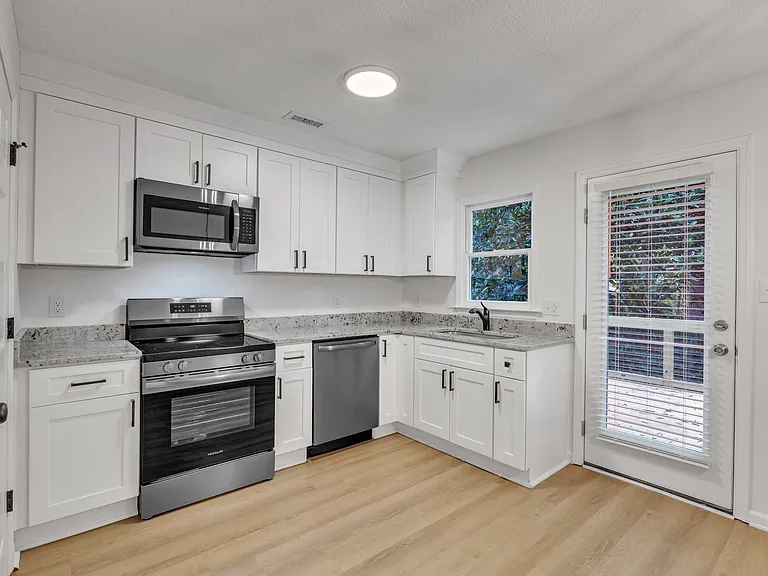 104 N Franklin St #106 — Photo 13