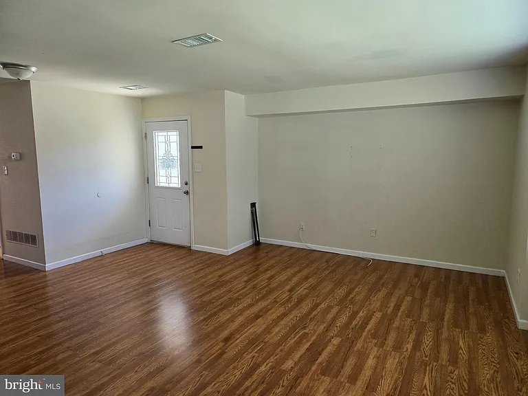 258 Violet Ct — Photo 8
