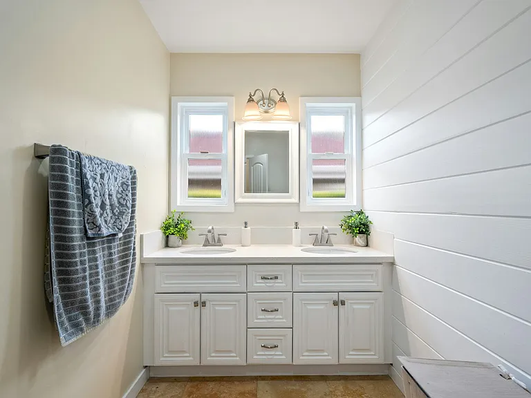 231 Avenue D — Photo 22
