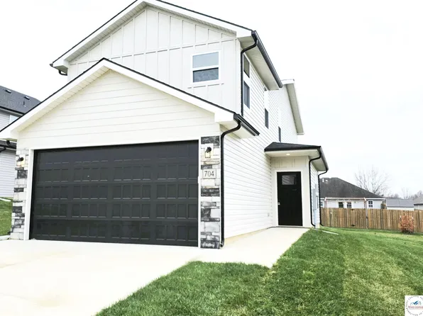 704 Mahogany Ct, Warrensburg, MO 64093