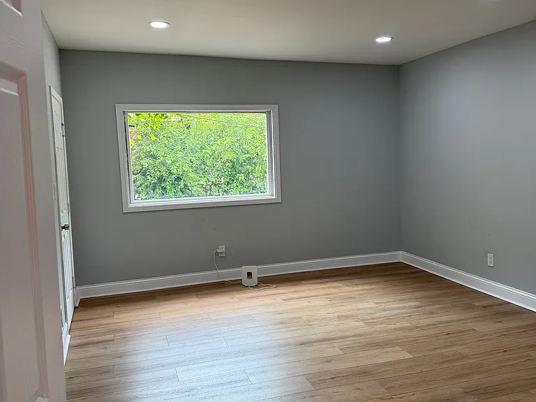 1496 Montclair St — Photo 12