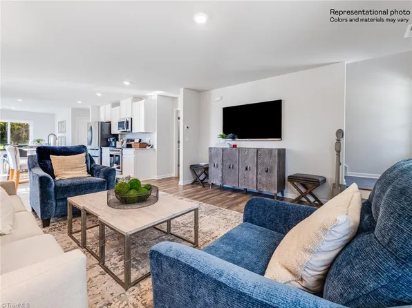 330 Kingscote Way, King, NC 27021