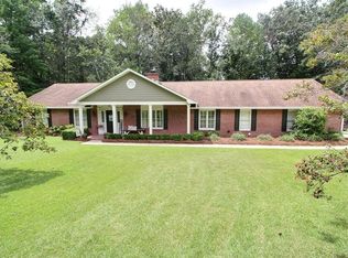 203 Robin Hood Rd, Thomasville, GA 31792