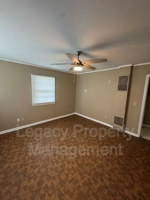 2 bed, 1.0 bath, $1,100 — Photo 3