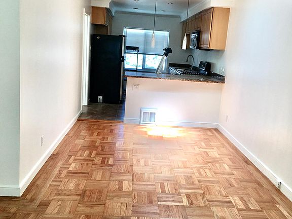 2nd image of 846 Bellevue Ave