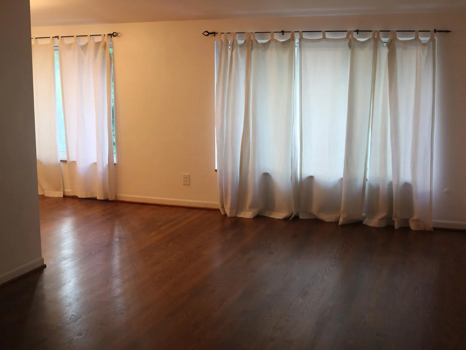 2 bed, 1.5 bath, 963 sqft, $2,100 — Photo 4