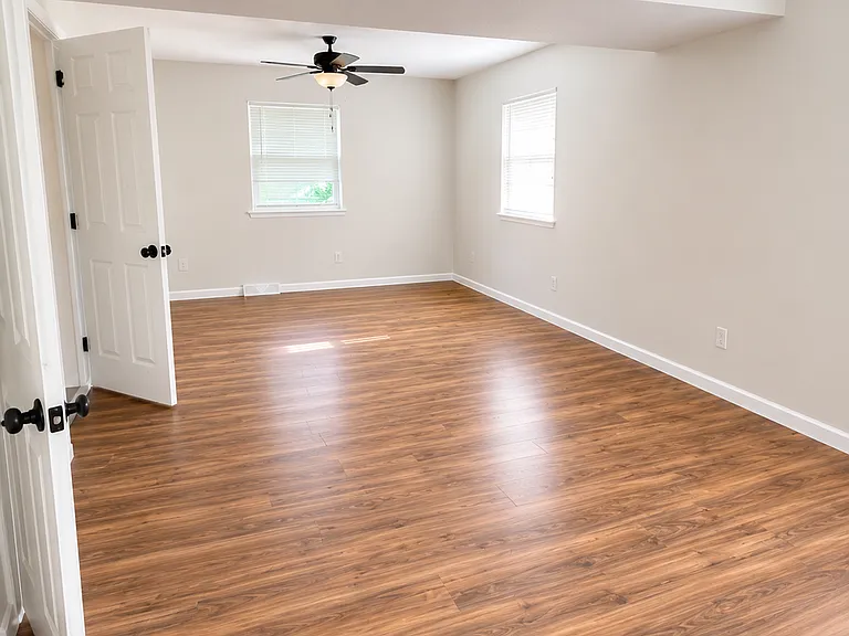 24 Fontainebleau Dr — Photo 8