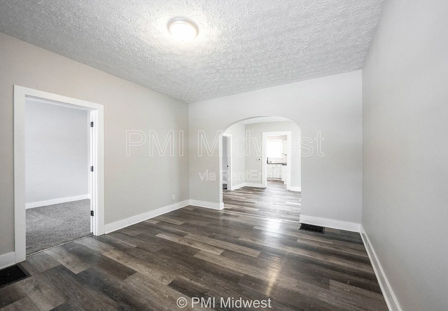2 bed, 1.0 bath, 888 sqft, $1,195 — Photo 4