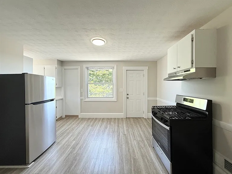 73 Campbell Ave #5 — Photo 2